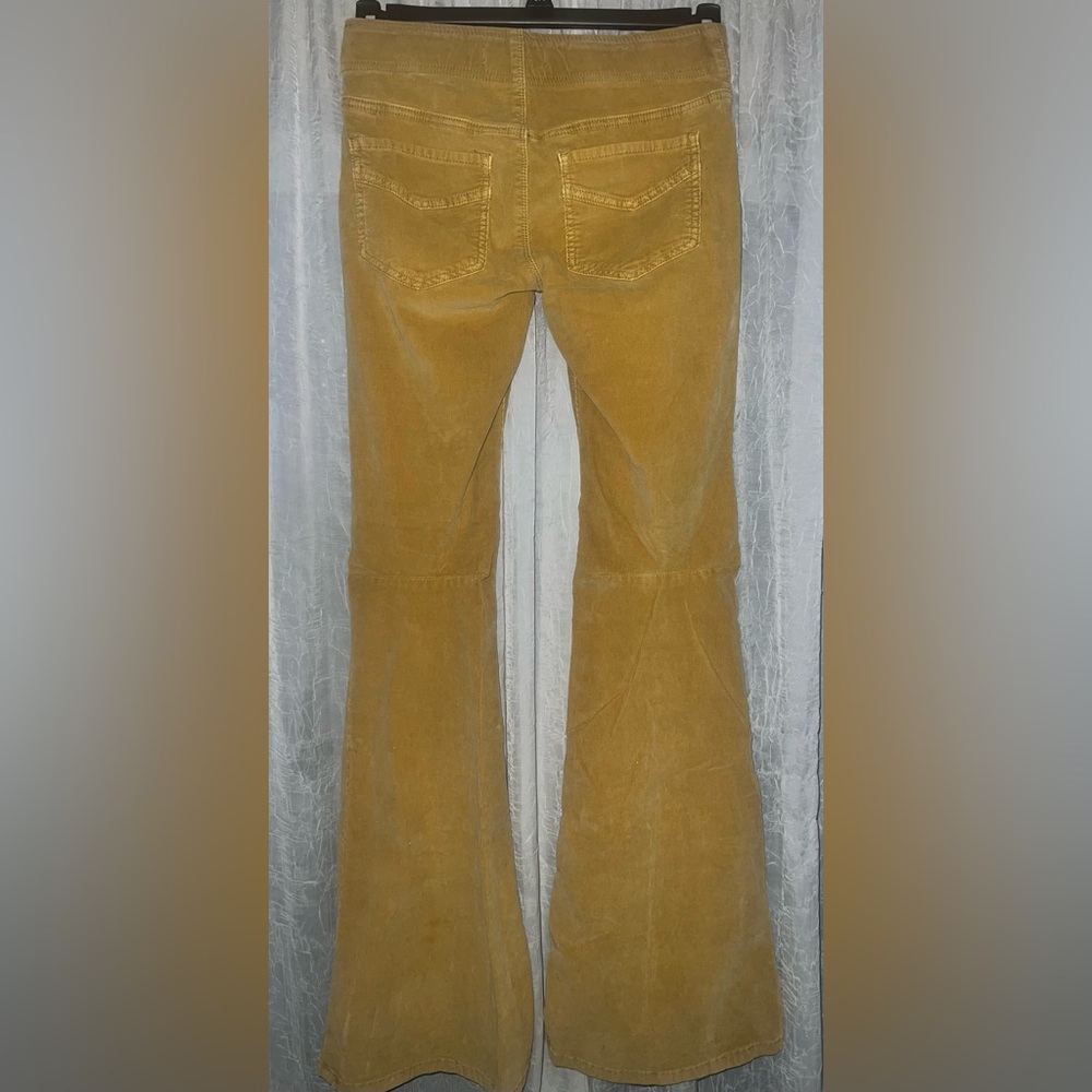We The Free / Free People Pull On Corduroy Flare Bell Bottom Pant Hayloft Yellow - Picture 5 of 5